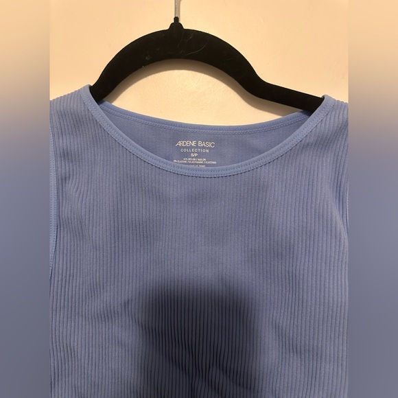 ✨Free with purchase of $30 or more✨ Basic Ultra Crop Seamless High Neck Tank - Picture 5 of 6